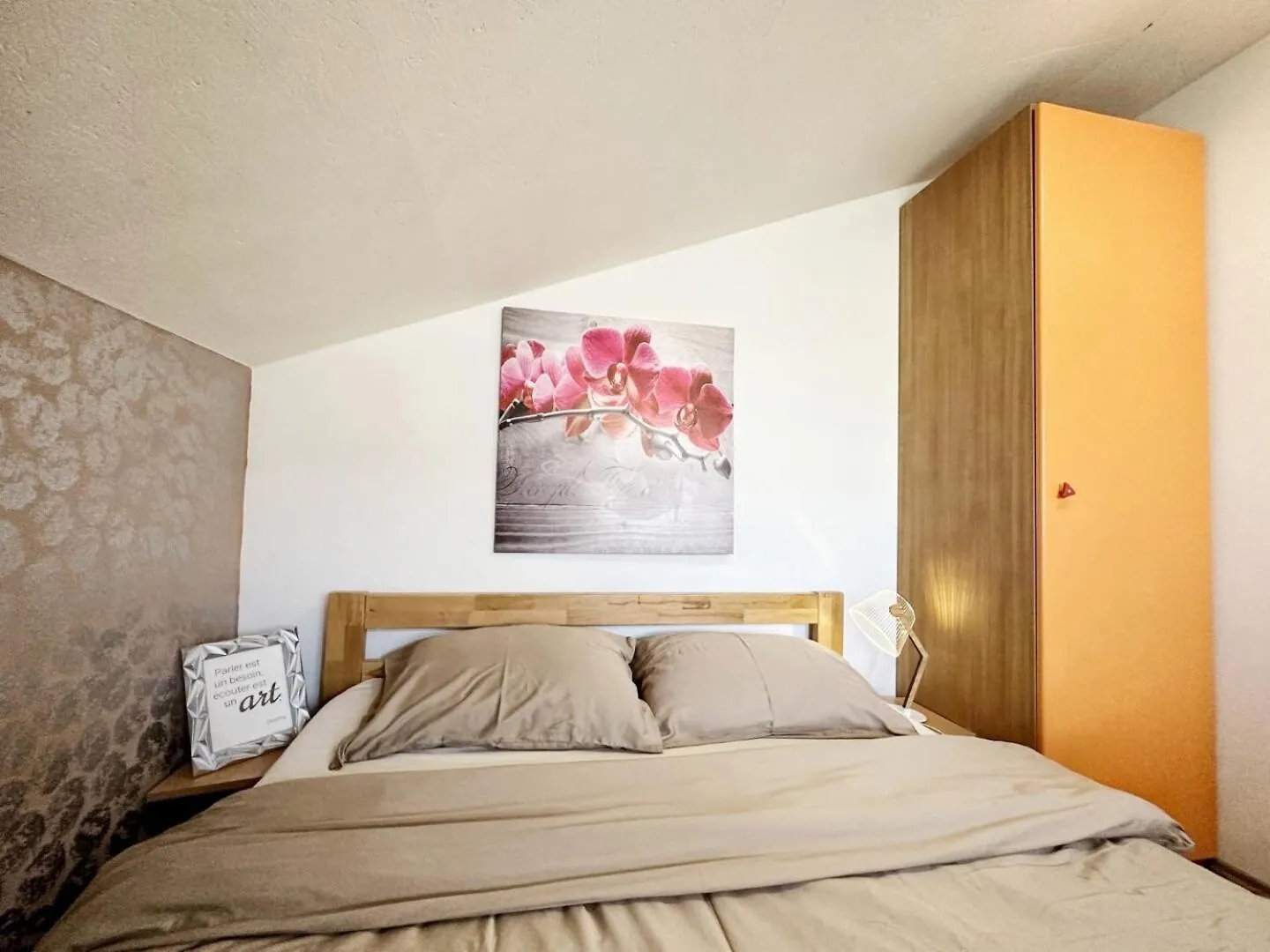 Apartments Jora - Family Friendly With Parking Space Nin