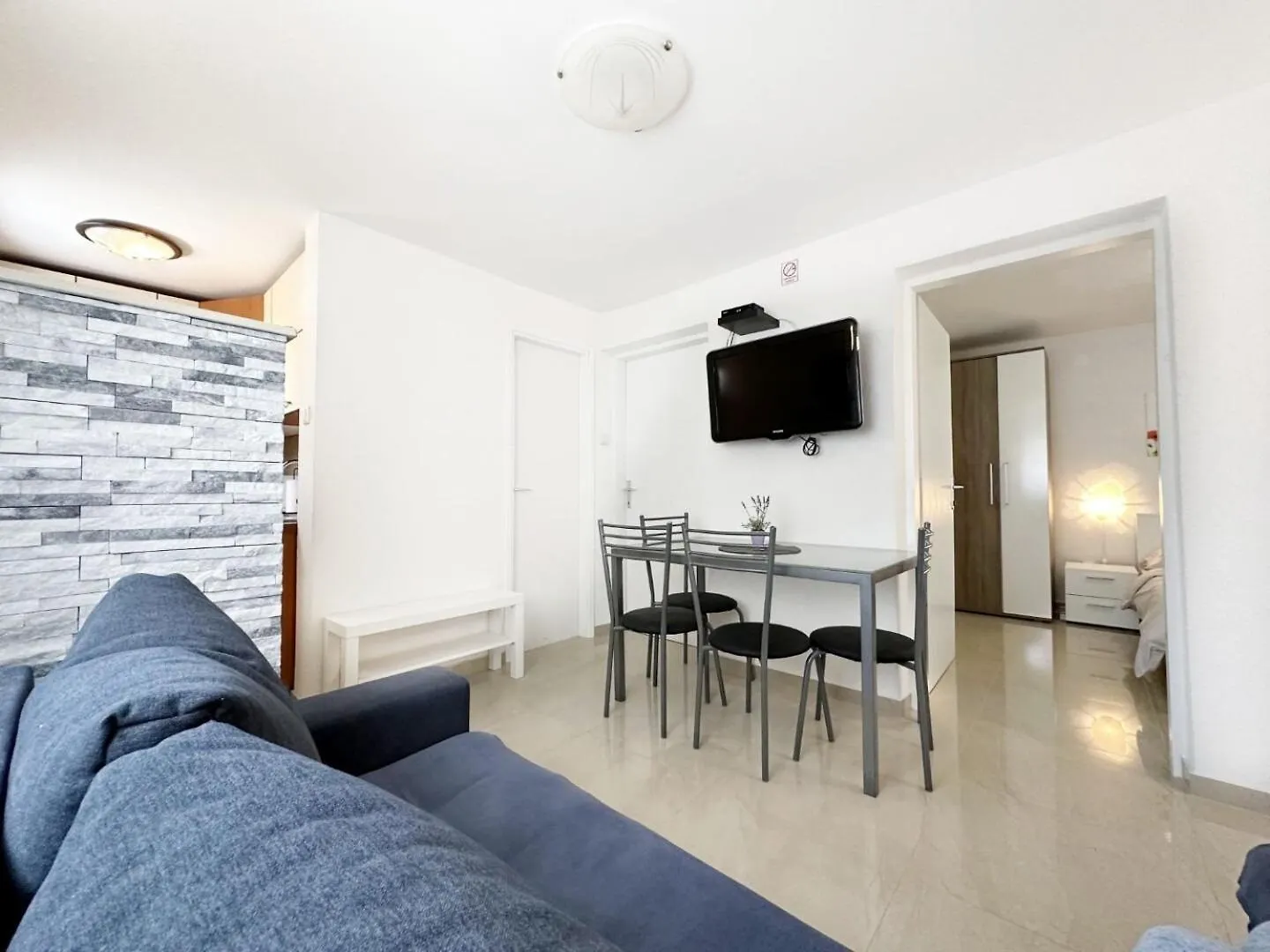 Apartments Jora - Family Friendly With Parking Space Nin