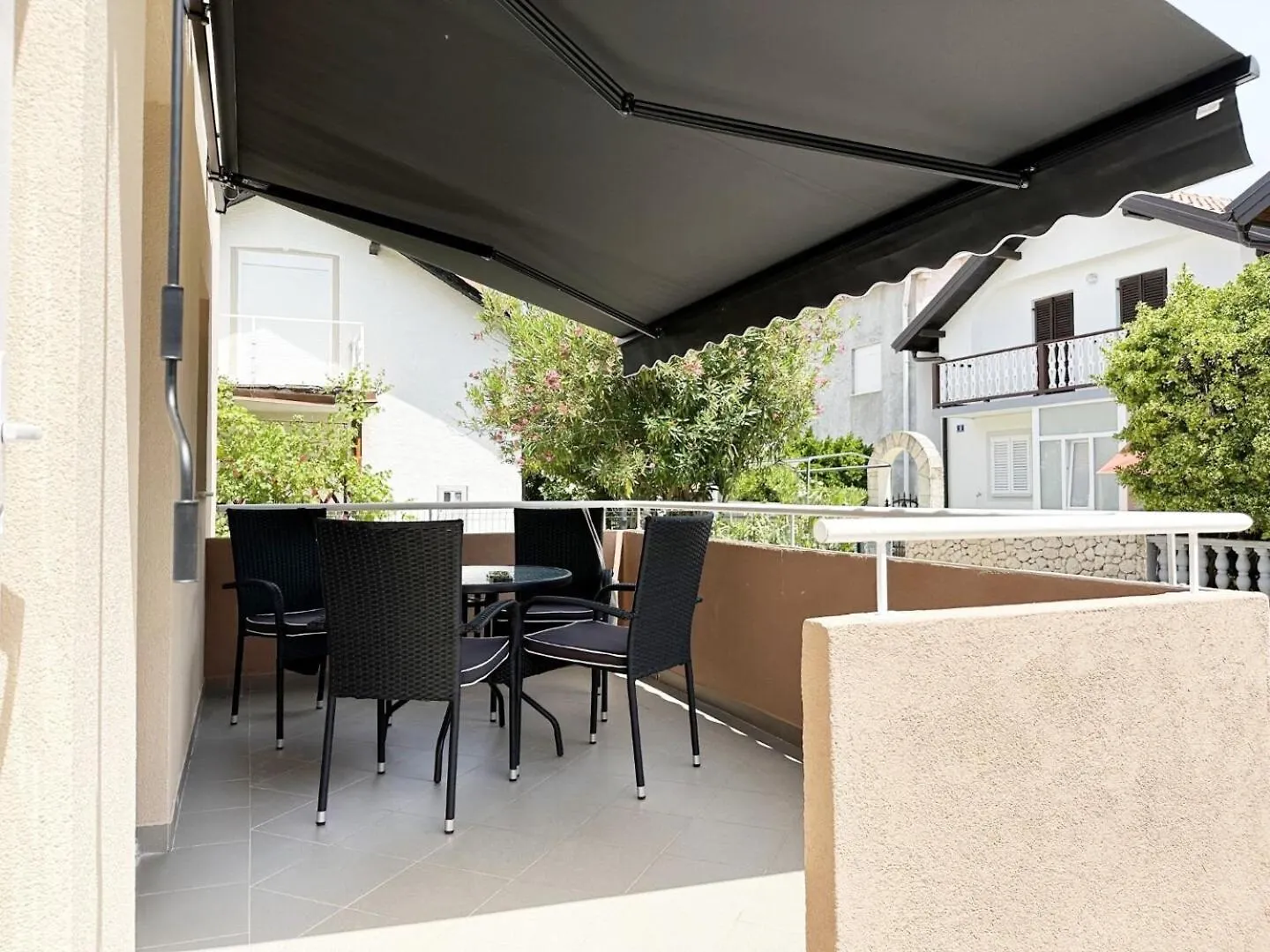 Apartments Jora - Family Friendly With Parking Space Nin 0*,