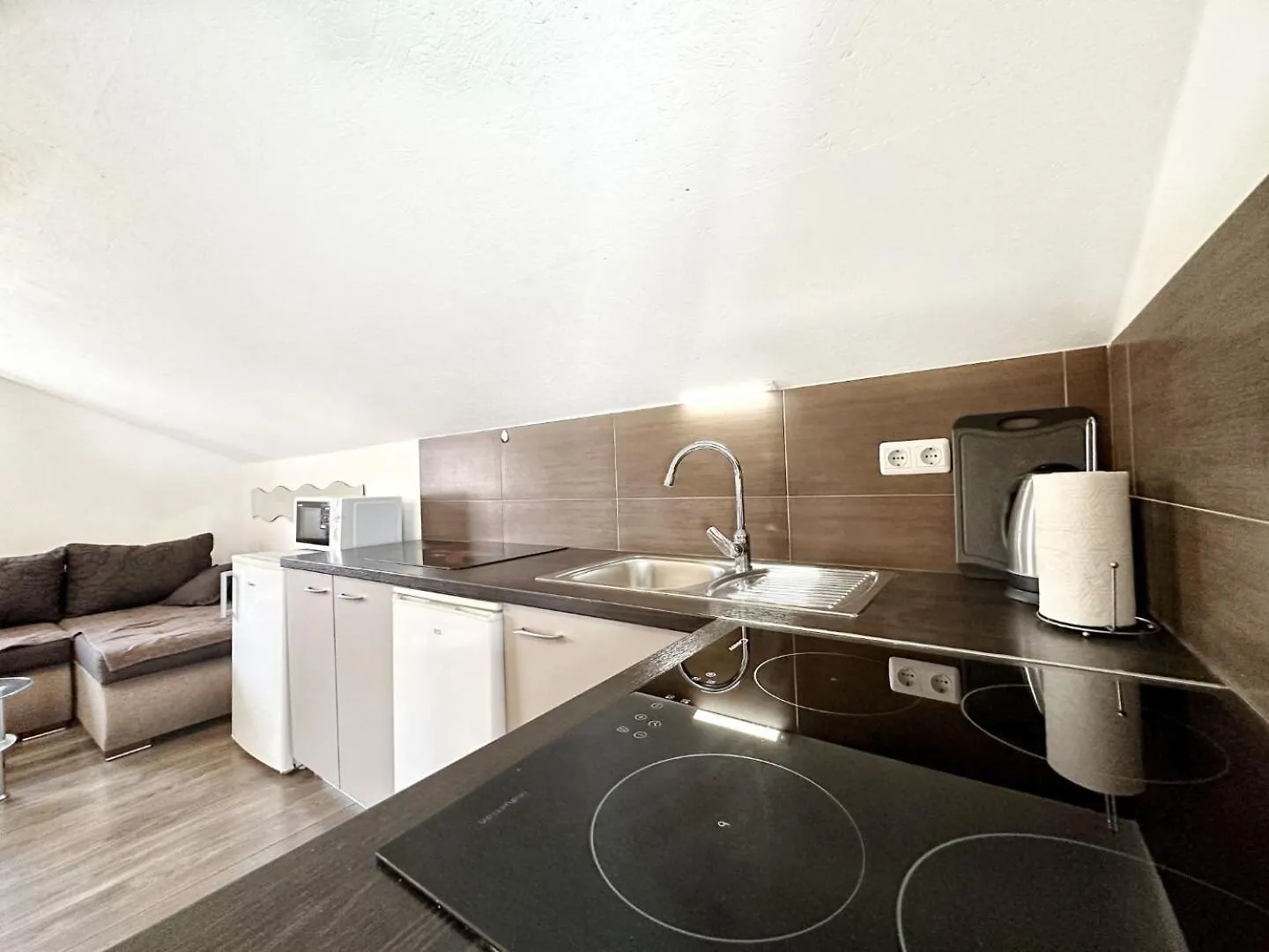 Apartments Jora - Family Friendly With Parking Space Nin