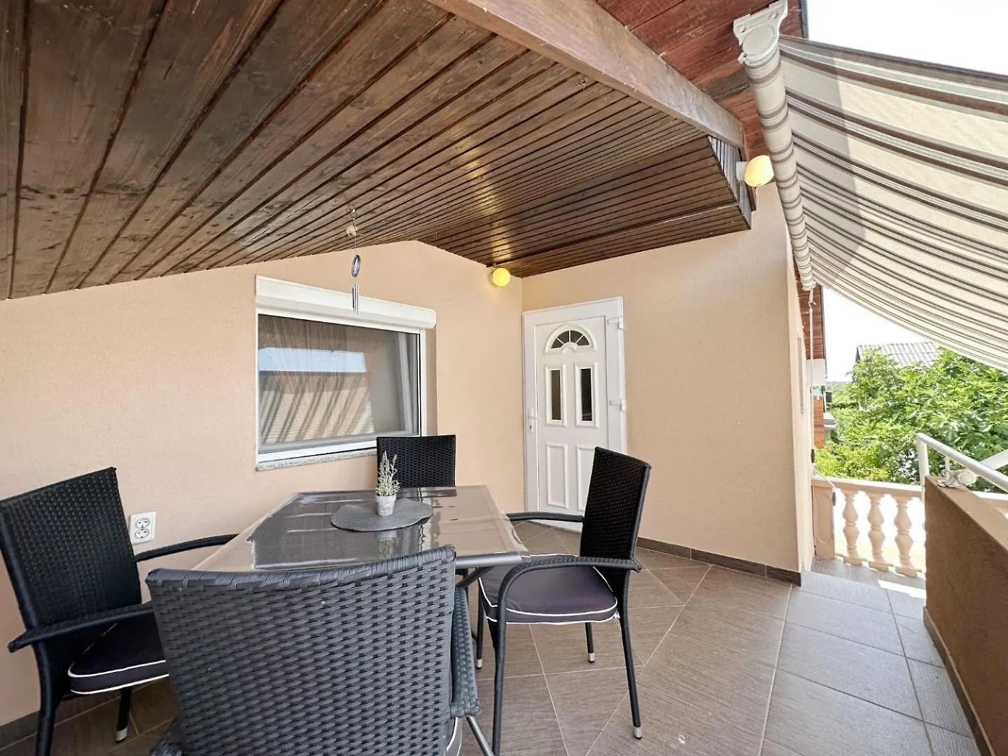 Apartments Jora - Family Friendly With Parking Space Nin